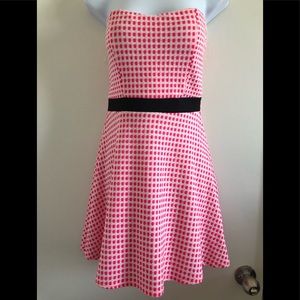 Cute hot pink and white checkered dress!